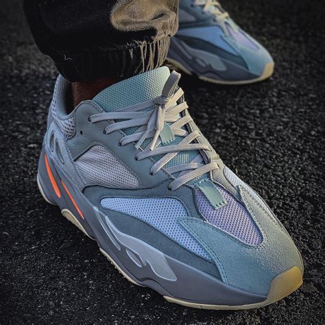 adidas yeezy boost 700.